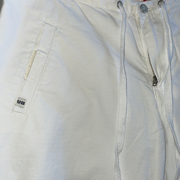 White capri pants.  Size 5.  Unionbay brand - Picture 3 of 11
